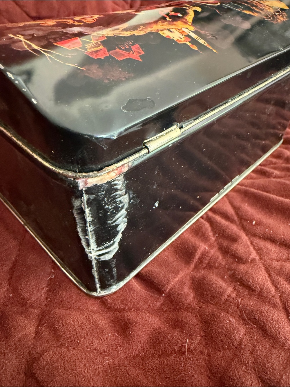 Vintage  Russian Style Lacquer Trinket Box in Black and Red - Picture 5 of 9